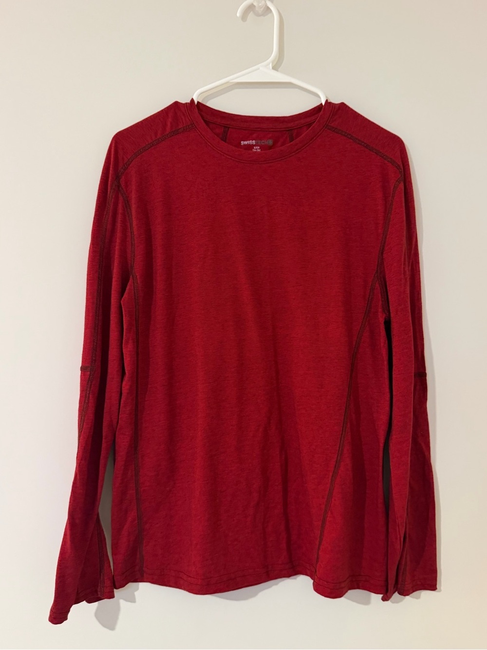 Swiss Tech Red Long Sleeve Athletic Shirt Men’s Small